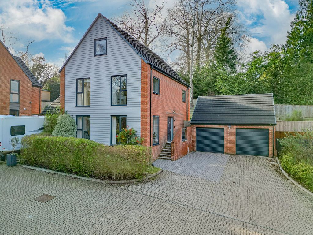 Property photo 1 of 18