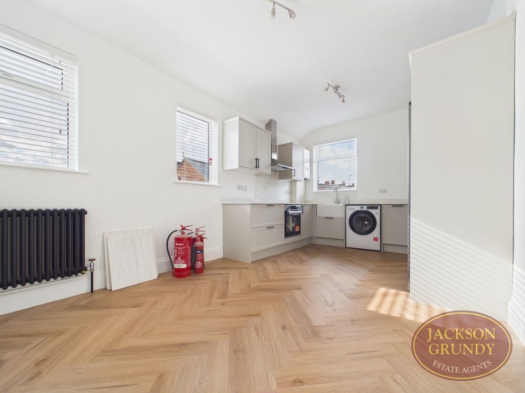 Property photo 3 of 10 Photo 8