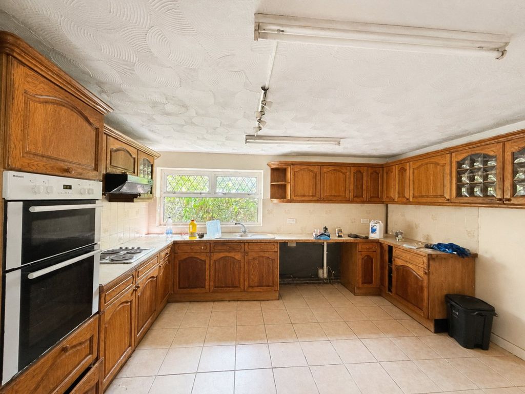 Property photo 2 of 18 Picture No. 22