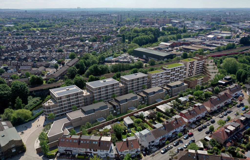 Property photo 3 of 6