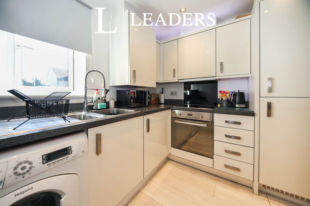 Property photo 2 of 10 293567B2-6E5c-Ed11-9