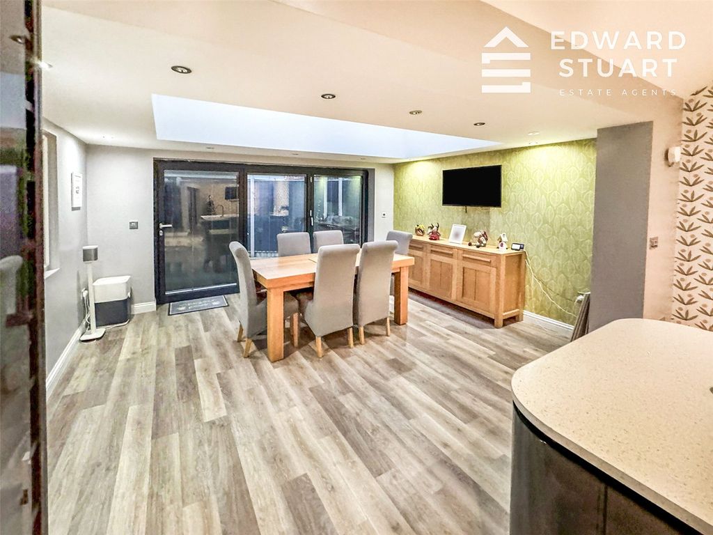 Property photo 3 of 22 Picture No. 02