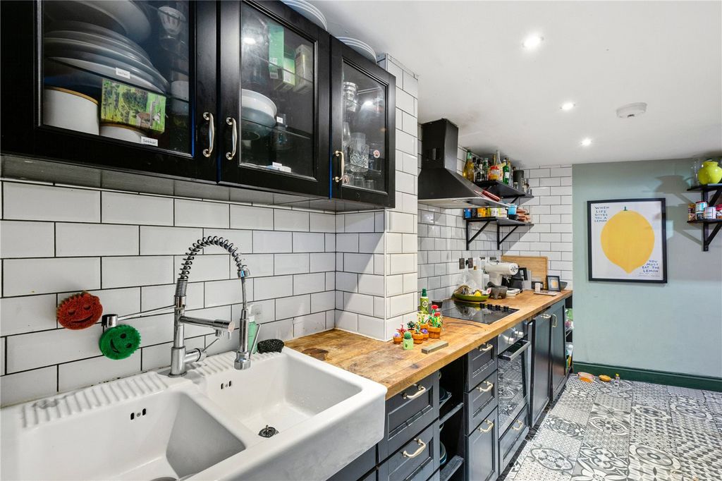 Property photo 3 of 12 Picture No. 20