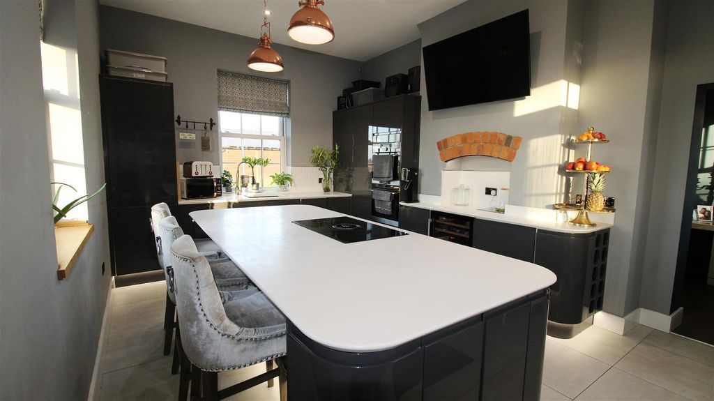 Property photo 2 of 41 Kitchen