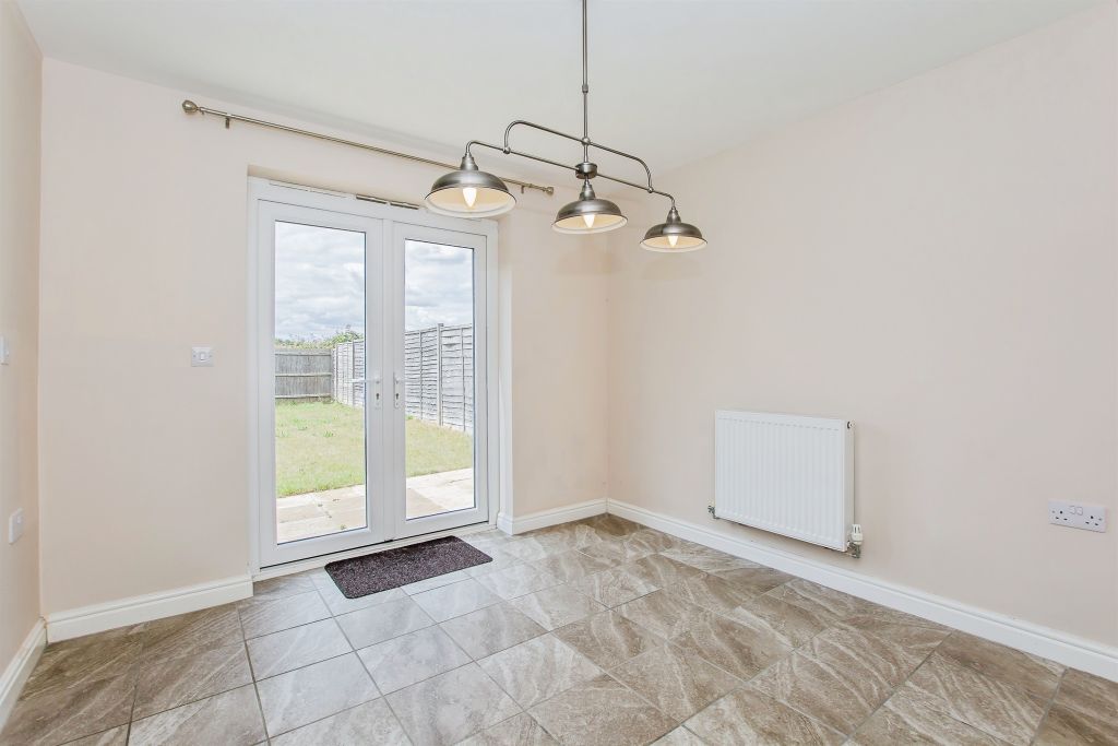 Property photo 3 of 21 Dining Room
