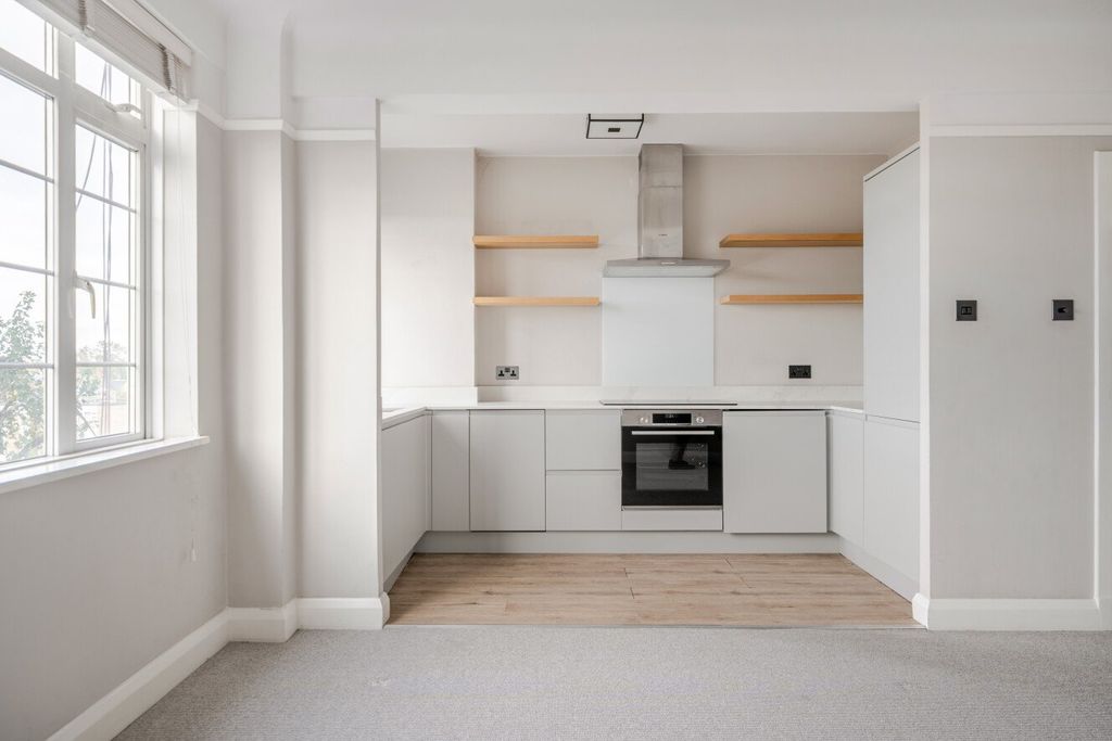 Property photo 3 of 22 Picture No. 13