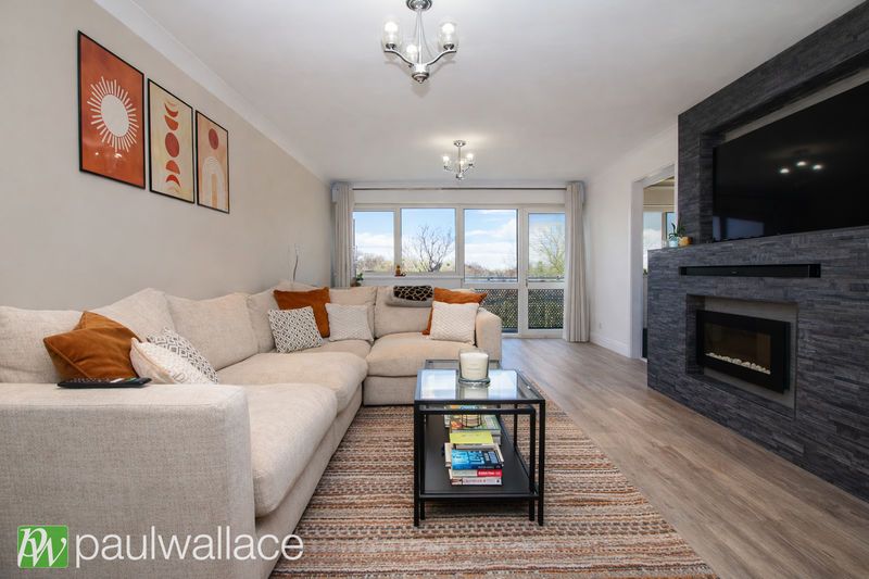 Property photo 3 of 14 Lounge / Diner