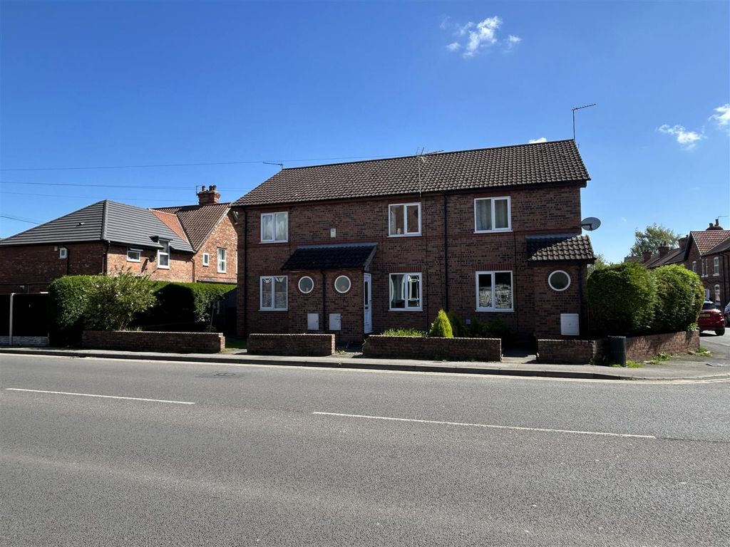 Property photo 1 of 10 Front