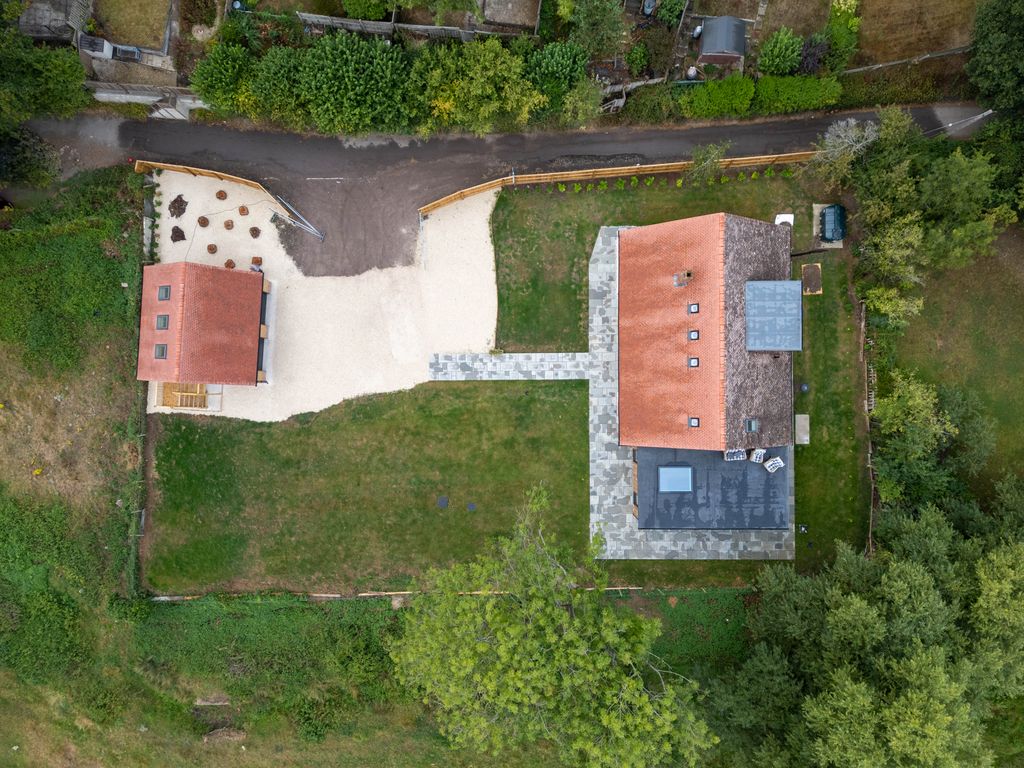 Property photo 2 of 33 250821_20_Smallbrook_026