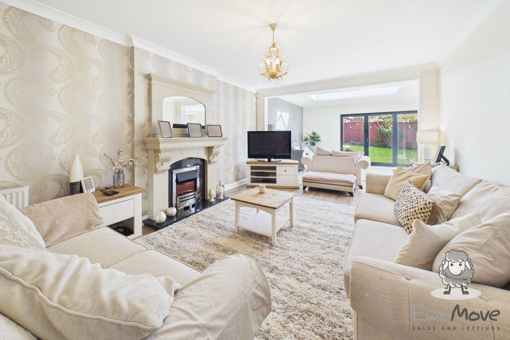 Property photo 3 of 23 19