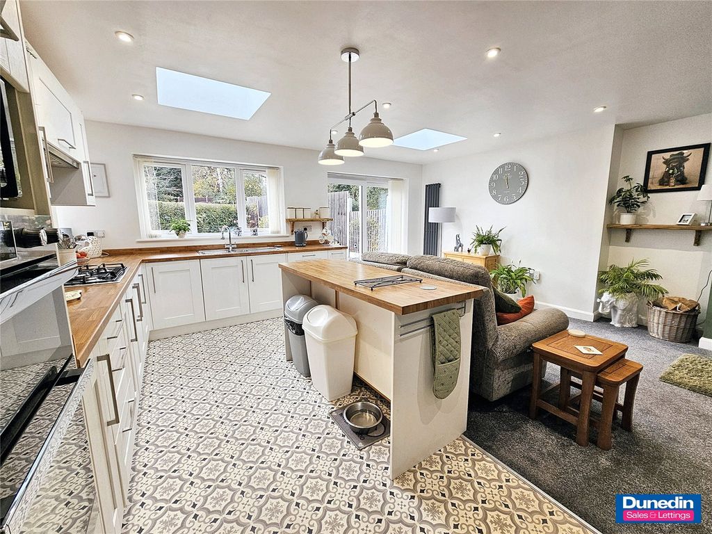 Property photo 2 of 22 Picture No. 18