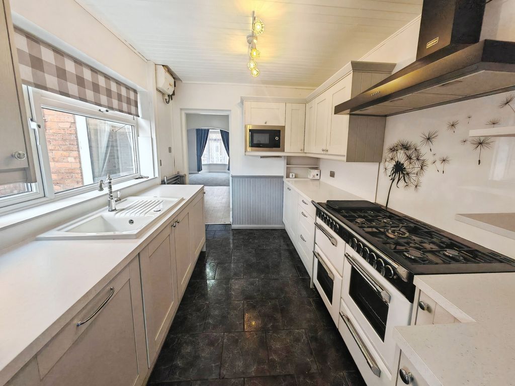 Property photo 2 of 26 Kitchen