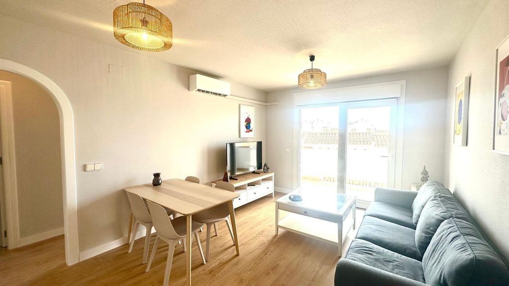 Property photo 1 of 32