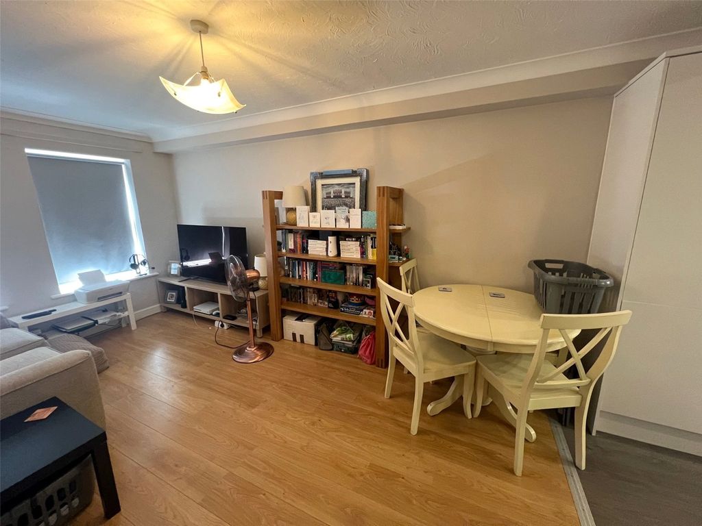 Property photo 3 of 12 Picture No. 01
