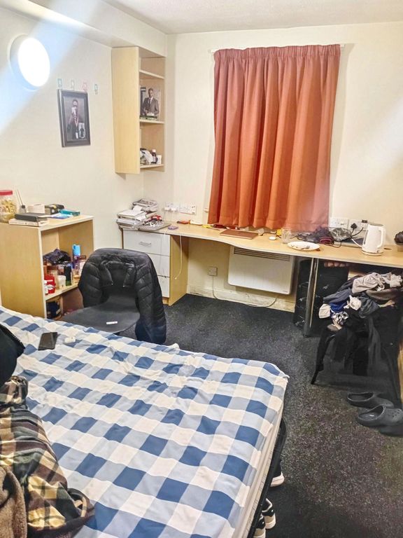 Property photo 2 of 3