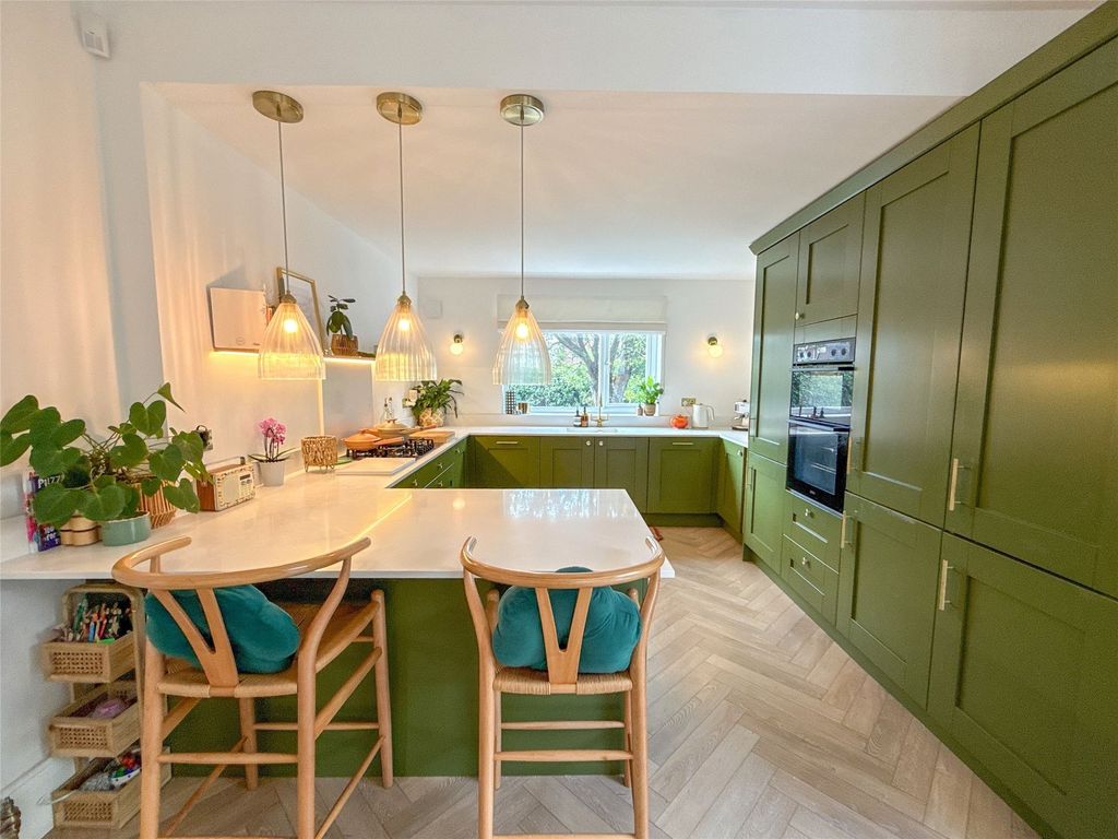 Property photo 2 of 17 Dining Kitchen