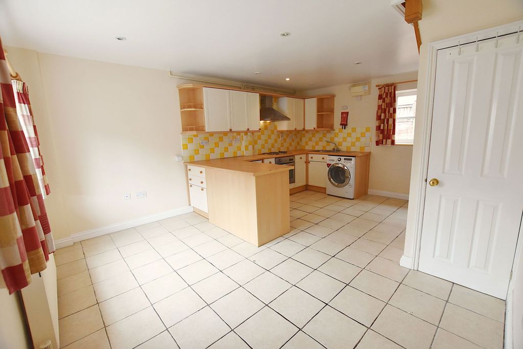 Property photo 2 of 22