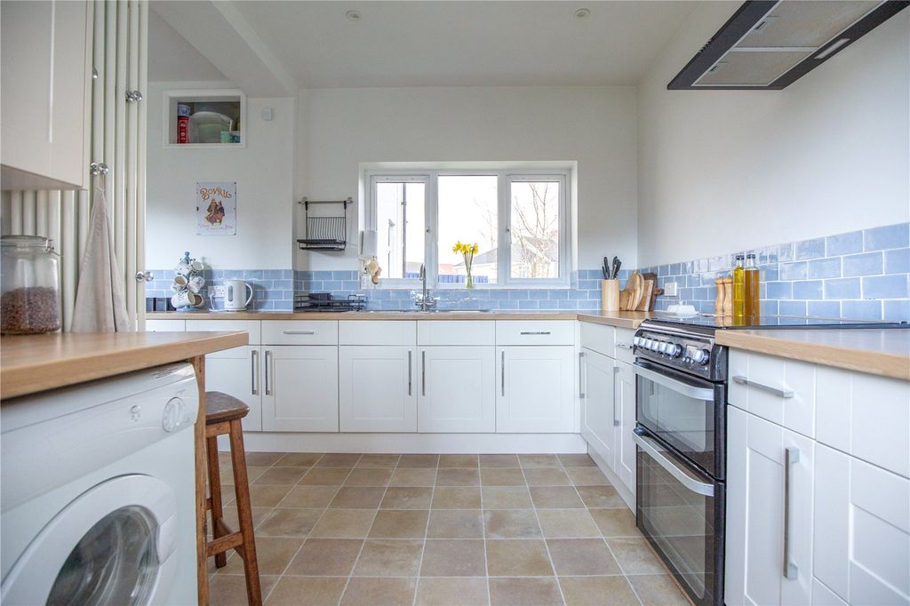 Property photo 3 of 26 Picture No. 10