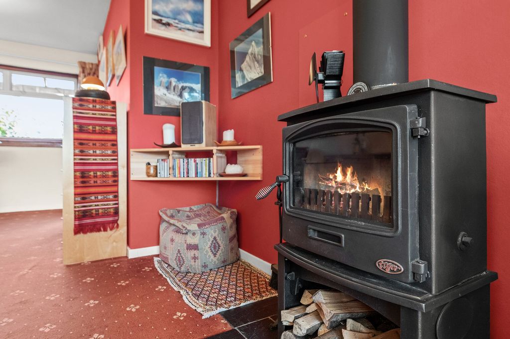 Property photo 3 of 23