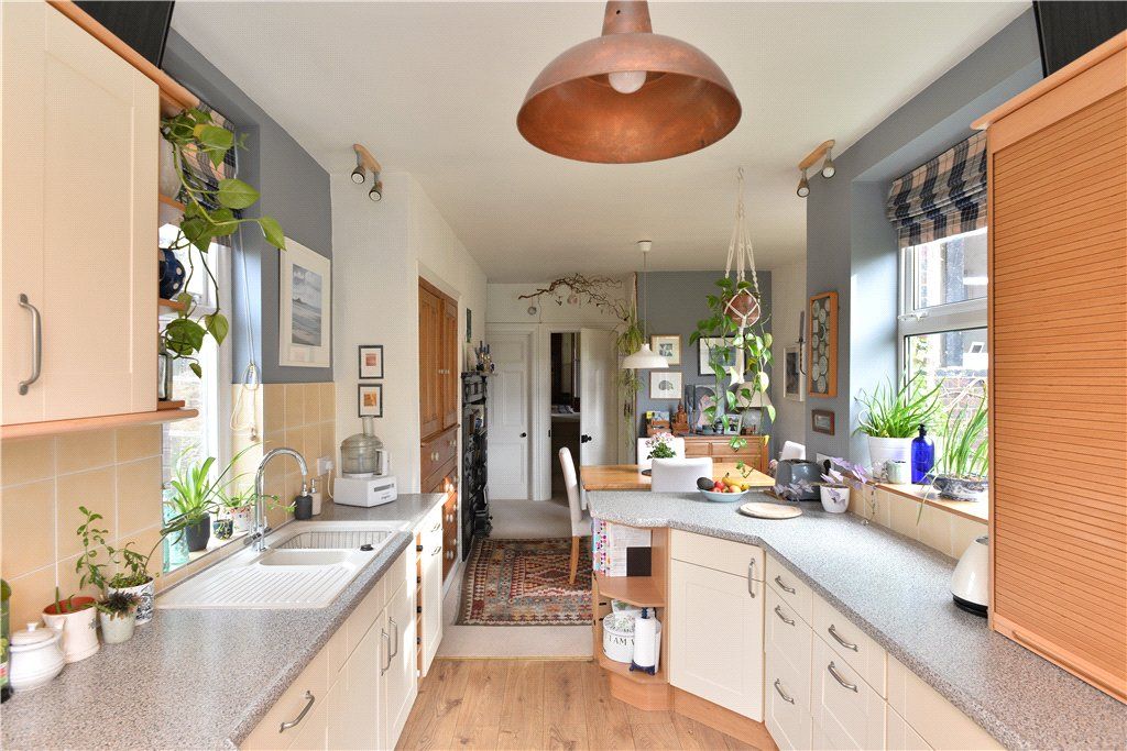 Property photo 3 of 23 Kitchen