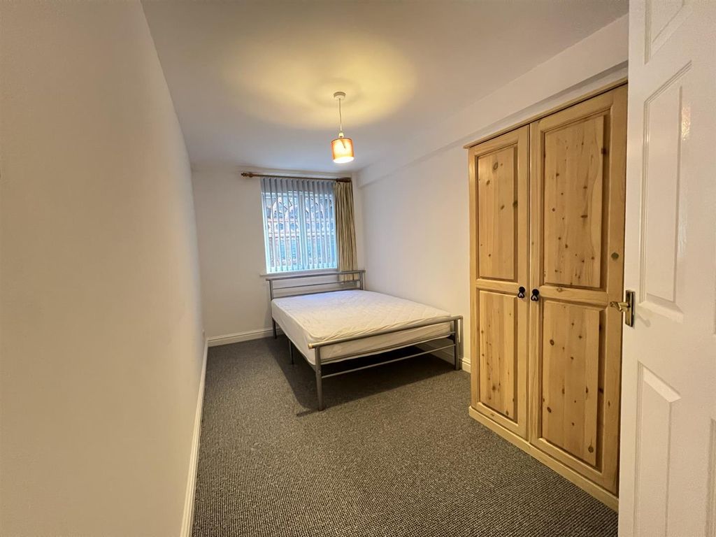 Property photo 3 of 11 Bedroom 2