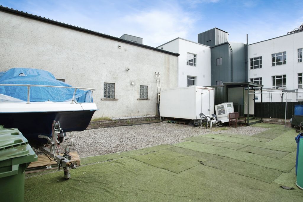 Property photo 2 of 7