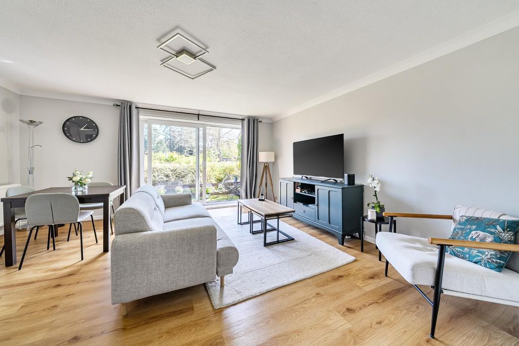 Property photo 2 of 17 1441629-10-69d688Efef03B.Jpg