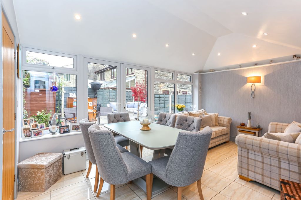 Property photo 2 of 38