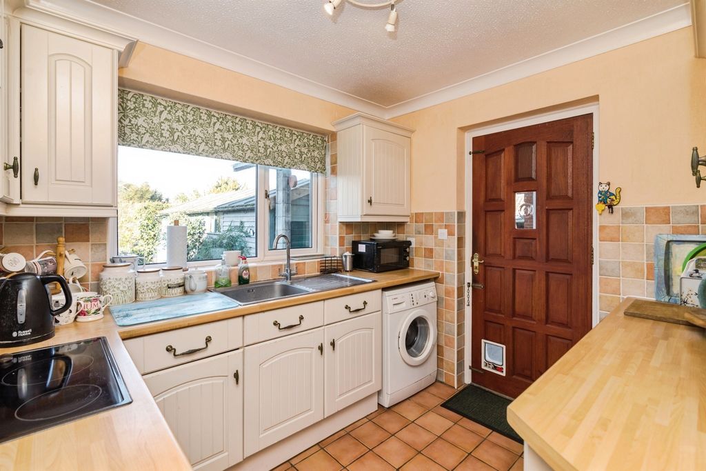 Property photo 3 of 18
