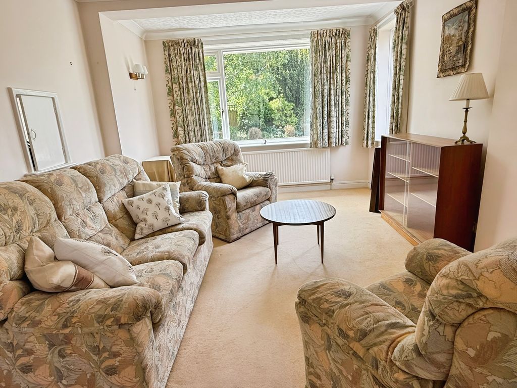 Property photo 2 of 34