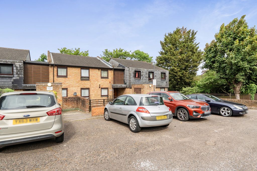 Property photo 1 of 8 1467078-20-6A0Ecb...