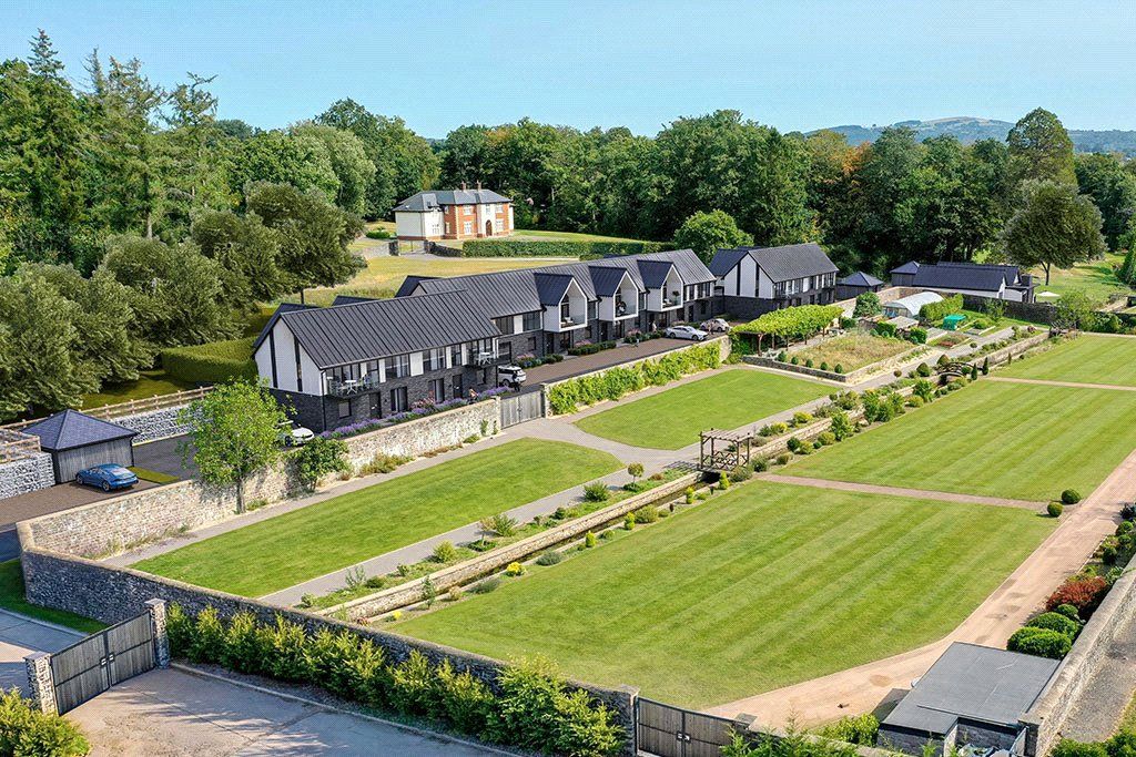 Property photo 1 of 5 Hensol Grove