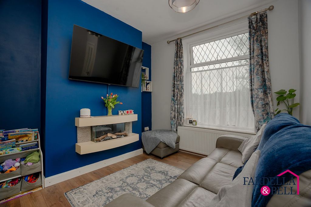Property photo 3 of 13