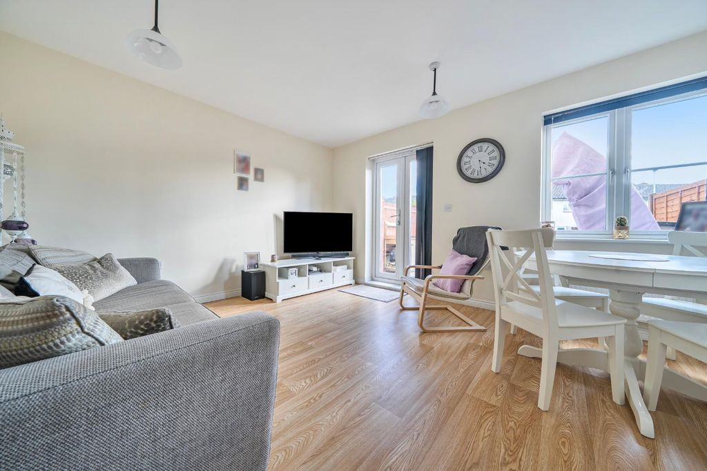 Property photo 3 of 15 1353716-11-68d177d8d69E3.Jpg