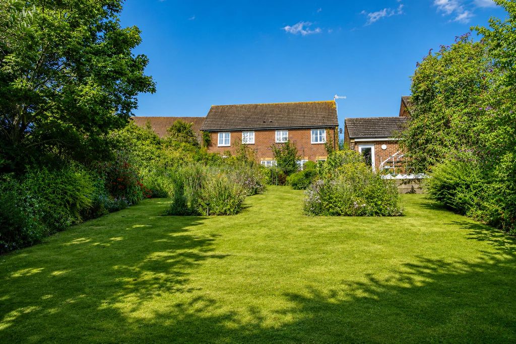 Property photo 2 of 45 Bdd0c1E7-07De-4Edf-9016-57A358F08718.Png