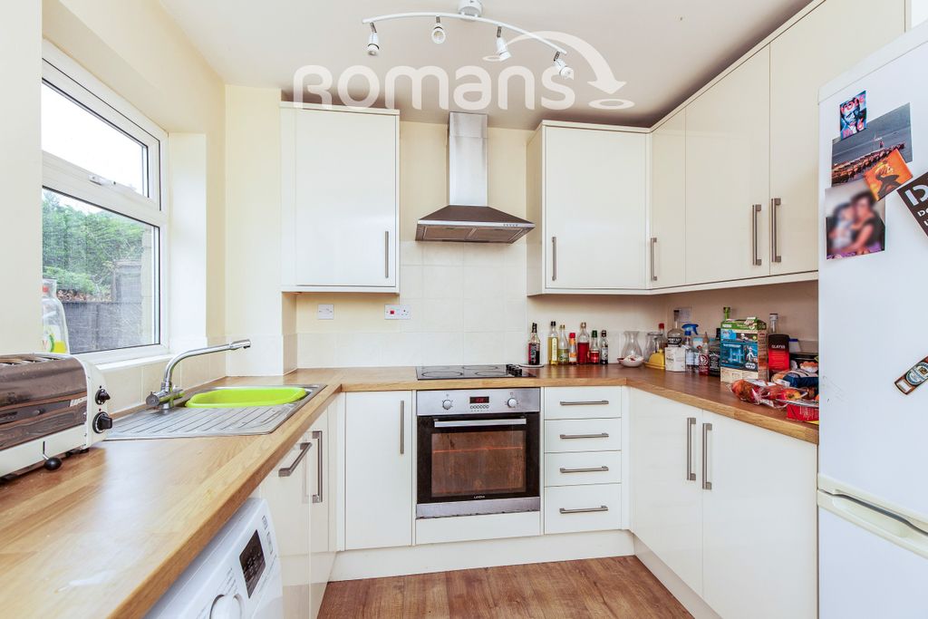 Property photo 3 of 11 2