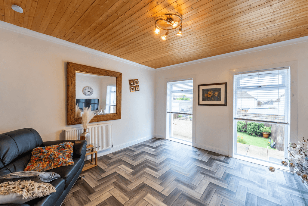 Property photo 3 of 30 Cozy Herringbone Lounge With Garden Views