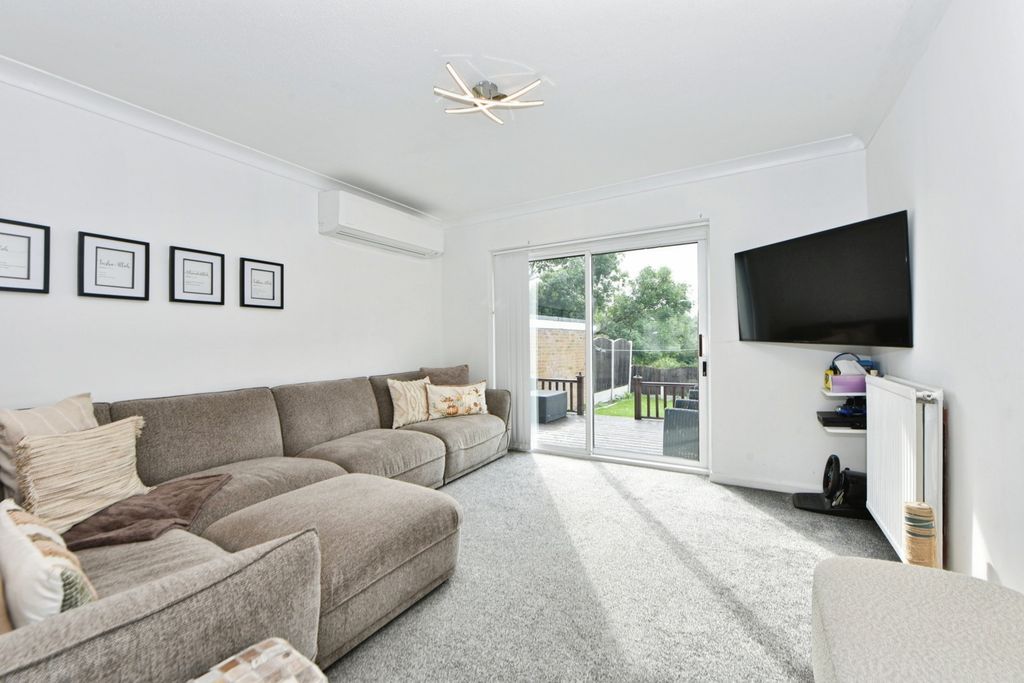 Property photo 3 of 13 Pbox-Img.Jpg
