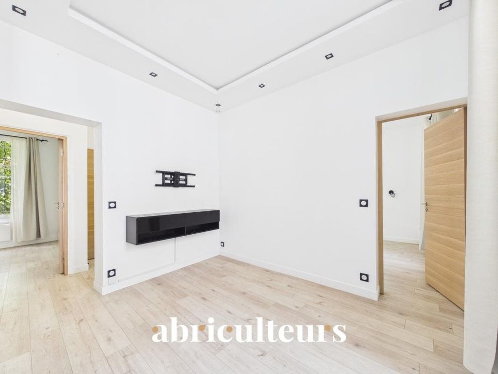 Property photo 1 of 11 Charming Apartment - 42 m² - 3 Rooms - Colombes, Rue Maurice Berteaux