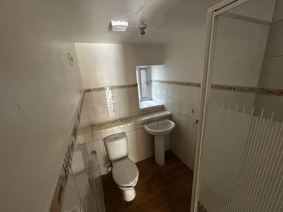 Property photo 3 of 4