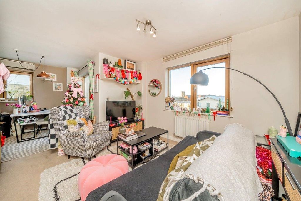 Property photo 2 of 8 Living Area