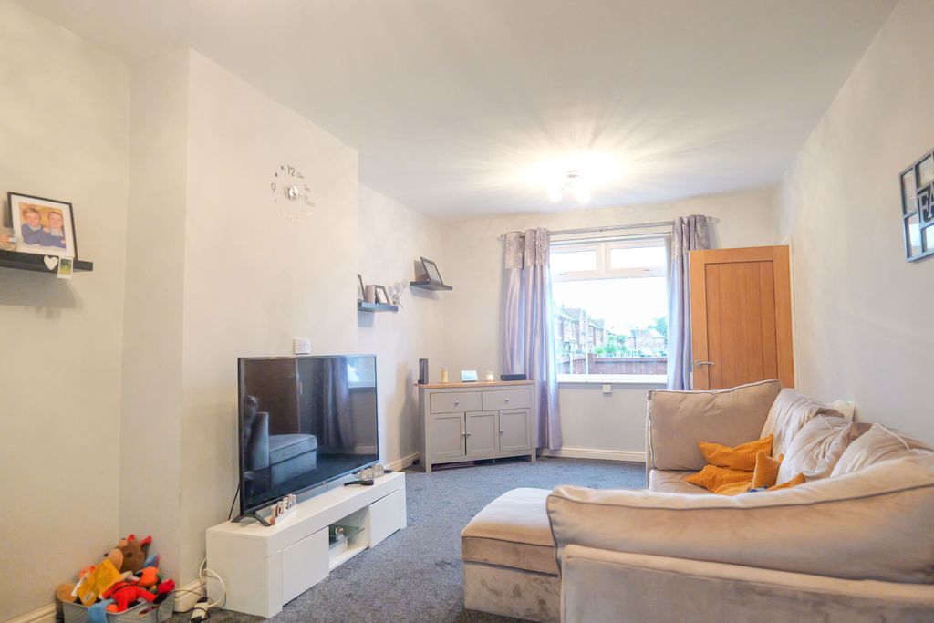 Property photo 3 of 25