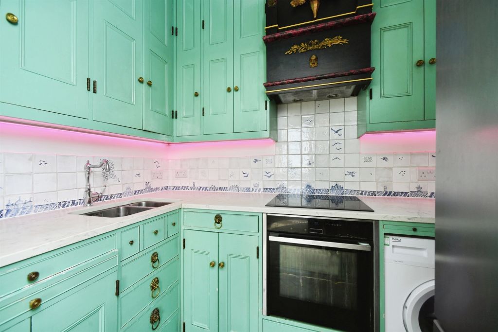 Property photo 3 of 17