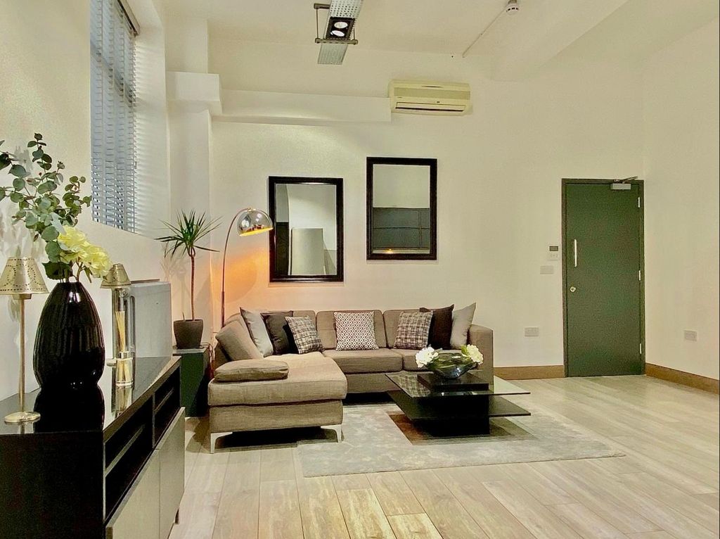 Property photo 1 of 4