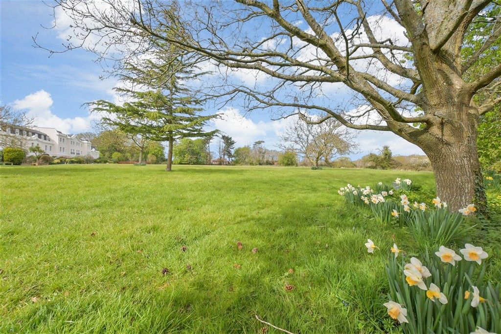 Property photo 2 of 13 Grounds