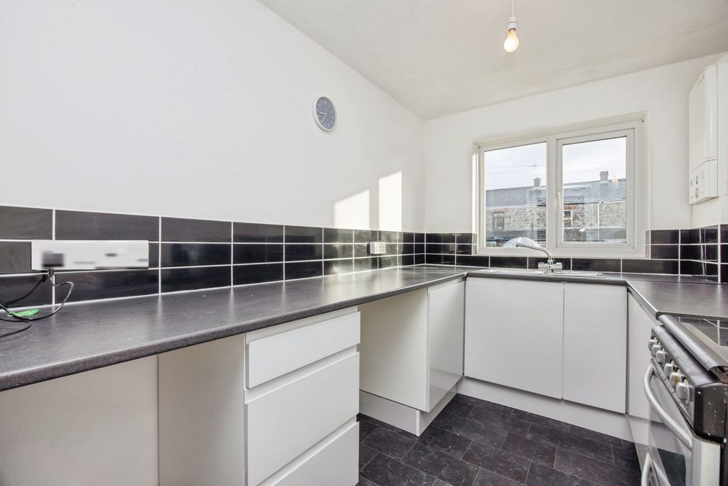 Property photo 2 of 17 Pbox-Img.Jpg