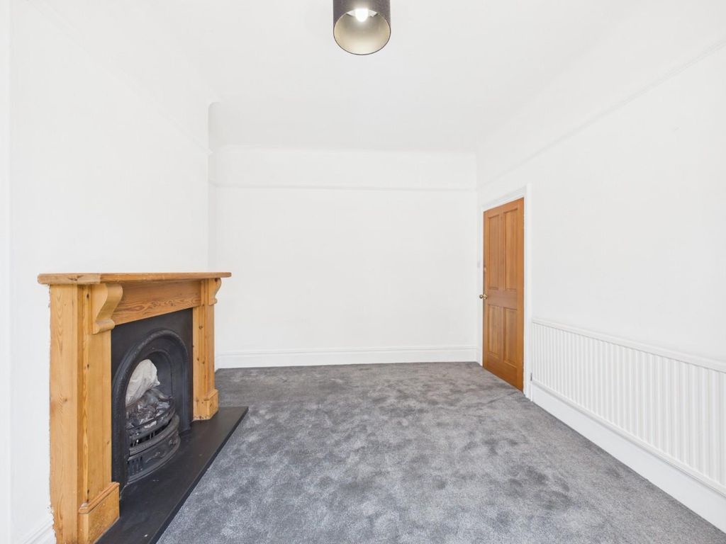 Property photo 3 of 19 Living Room