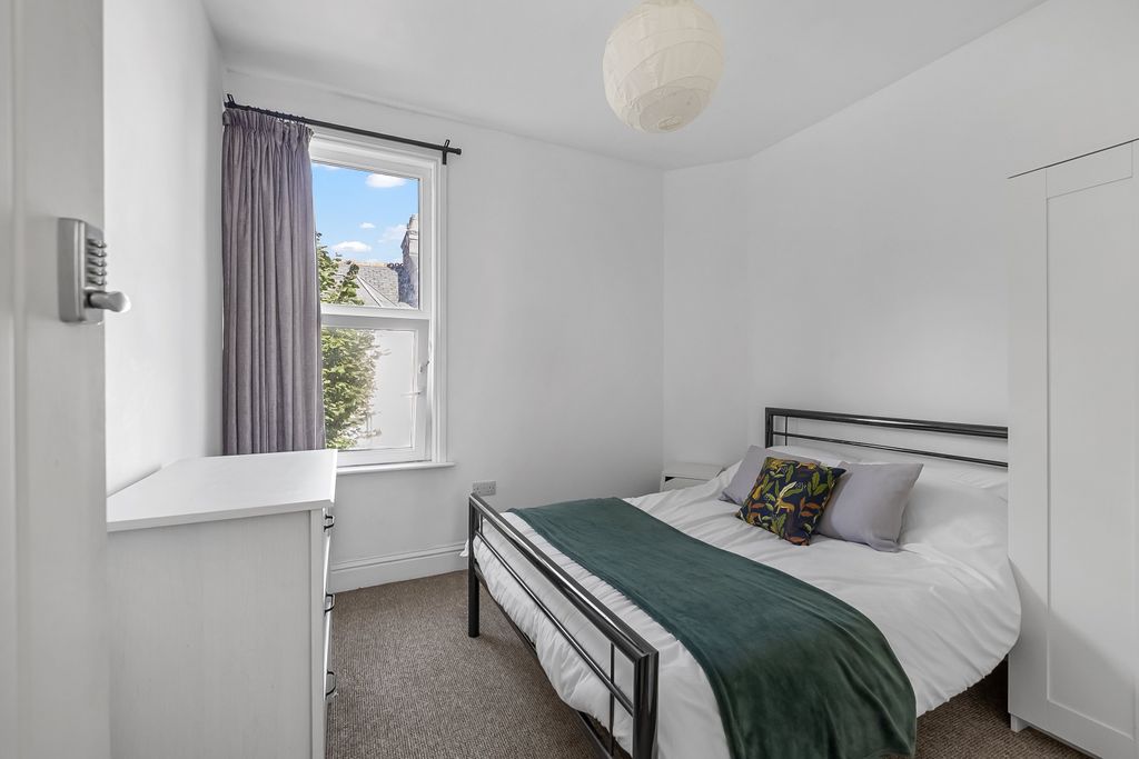 Property photo 1 of 6 0039