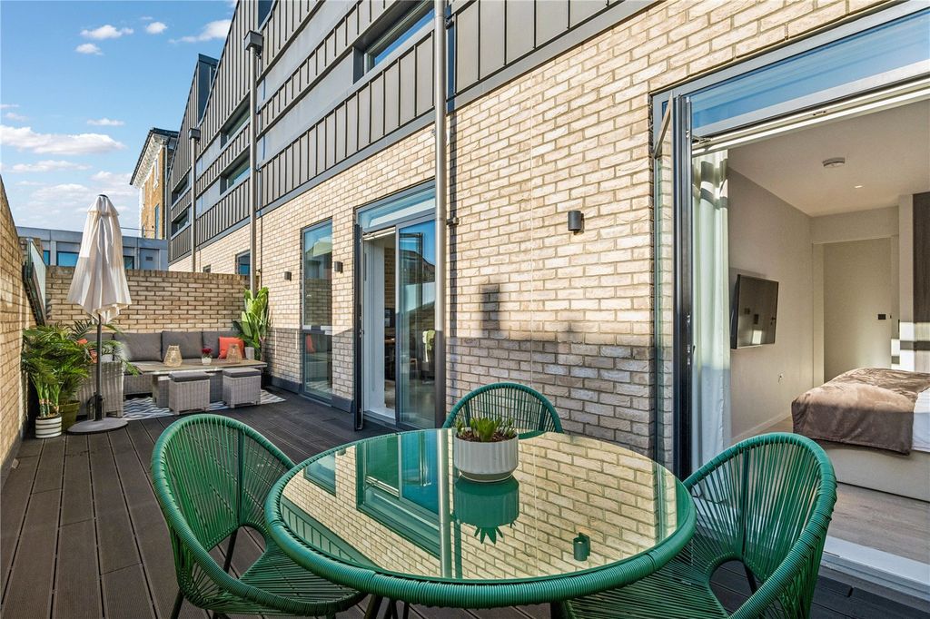 Property photo 2 of 6 Picture No. 22