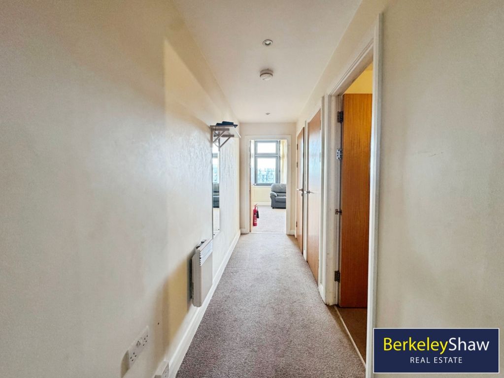 Property photo 3 of 10 Pbox-Img.Jpg